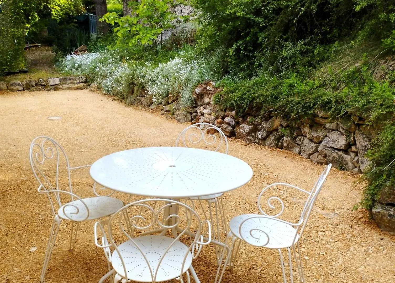 Le Petit Paradis Saint-Martin-de-Castillon 0*,